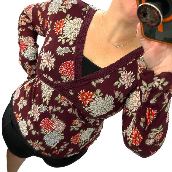 Old Navy MEDIUM Maroon Floral Empire Waist V-Neck Bust Detail Blouse Top - Picture 1 of 2